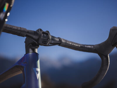 Giant Revolt Advanced Pro 0 click to zoom image